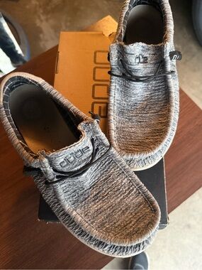 Hey Dude Wally Marled Cream Crinkle Slip-On Shoes Size 11